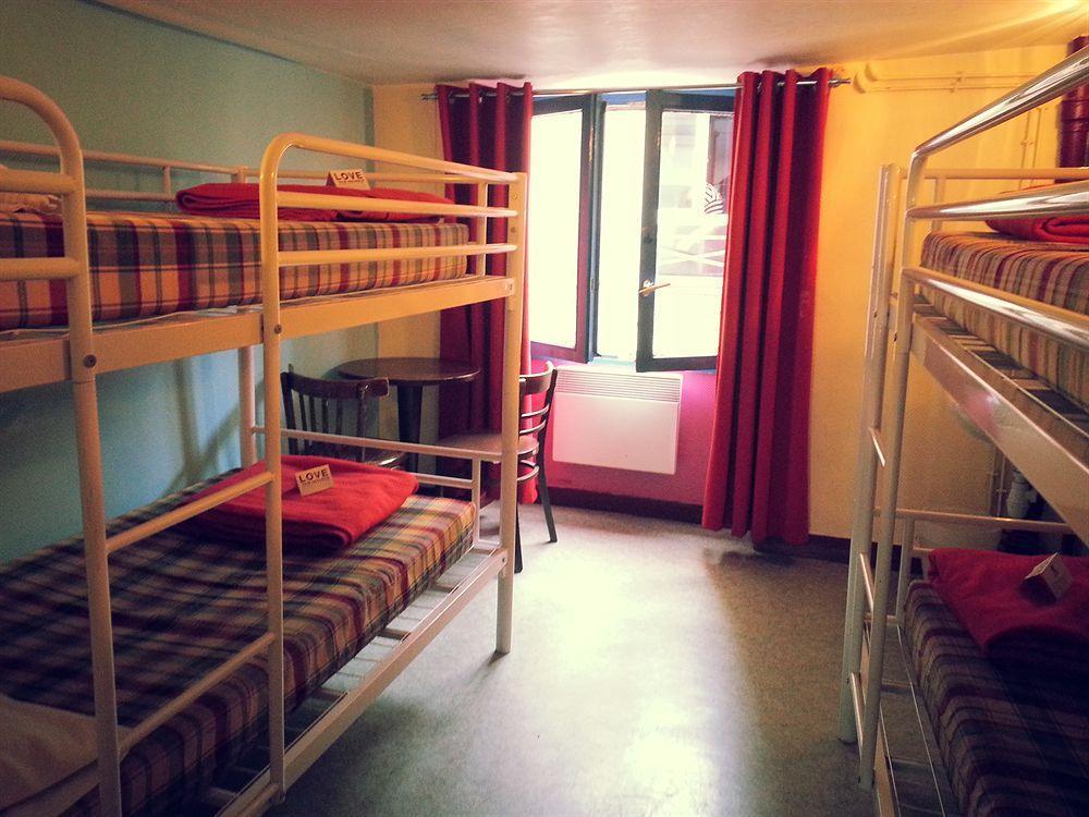 Young And Happy Latin Quarter By Hiphophostels Hostel Parijs
