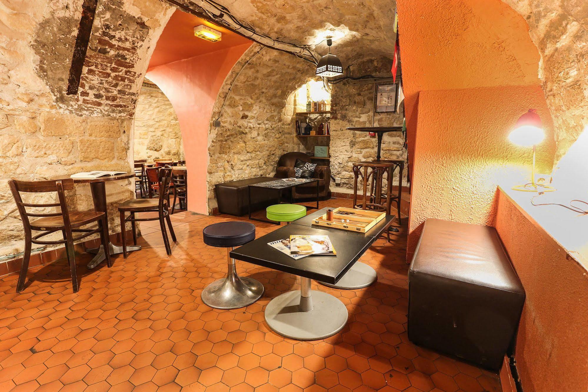 Young And Happy Latin Quarter By Hiphophostels Hostel Parijs